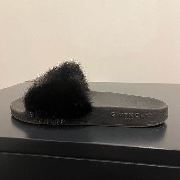Givenchy Black Fur Slides - Picture 5 of 11
